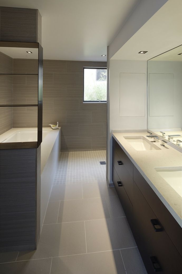 Bathroom bathtub washbasin mirror tiles recessed spotlights white beige modern simple bathroom furnishings