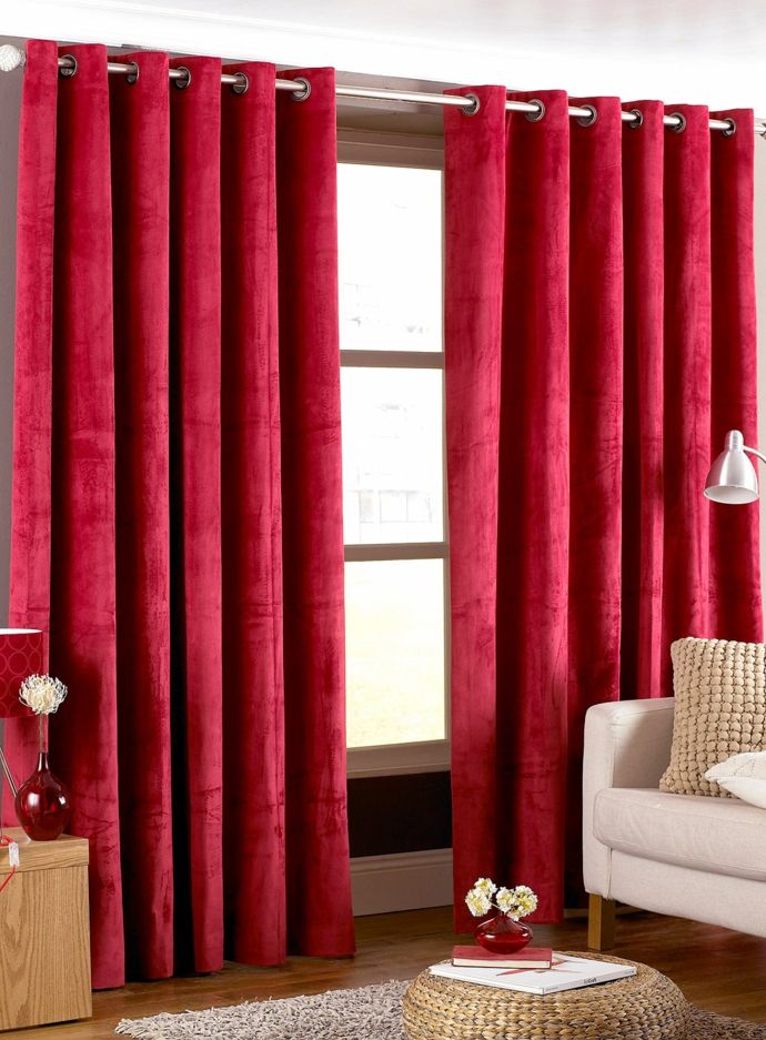 Velvet curtains in red - home accessories with velvet