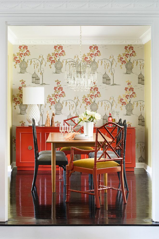 Tapeten Wohnzimmer orientalisch Bambus Stuhl rote Kommode Kronleuchter-Vintage-Tapeten Ideen