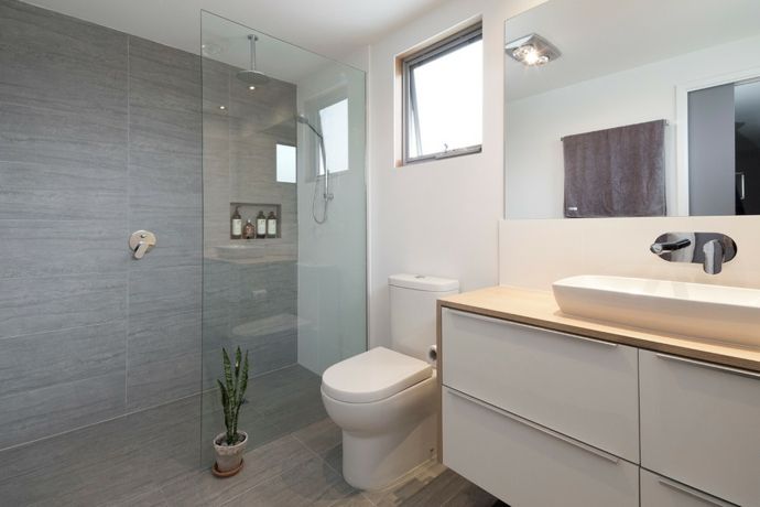 Waschtisch Waschbecken Spiegel Dusche Glaswand Toilette Weiß-Badezimmermöbel Design