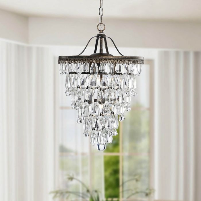 Elegant chandelier water droplets - The power of the chandelier