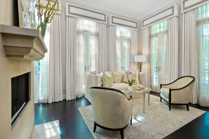 Fensterbehalndlung Weiß elegant Wohnzimmer Gardinen-dekorative Deckenleisten