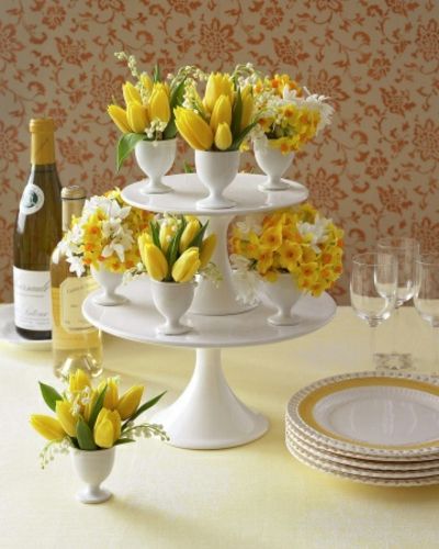 Gestaffelte Blumensträuße-Tisch Dekoration Ostern