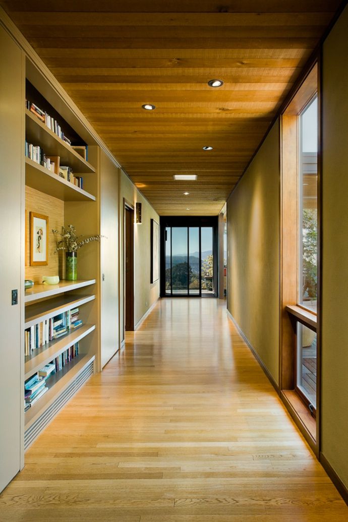 Holzboden und Holzdecke-Кorridor interior ideen