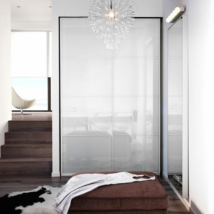 Ikea Garderbobe mit Schiebetürpaar aus weißem Glas minimalistisches Design-Hochwertige Kleiderschränke für das Schlafzimmer