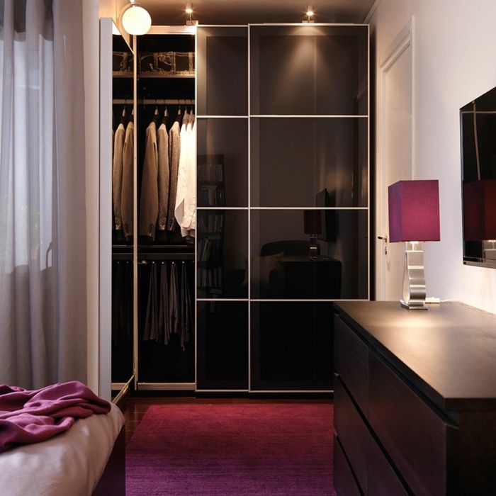 Ikea Garderobe mit Schiebetüren aus Glas in Schwarz-Hochwertige Kleiderschränke für das Schlafzimmer