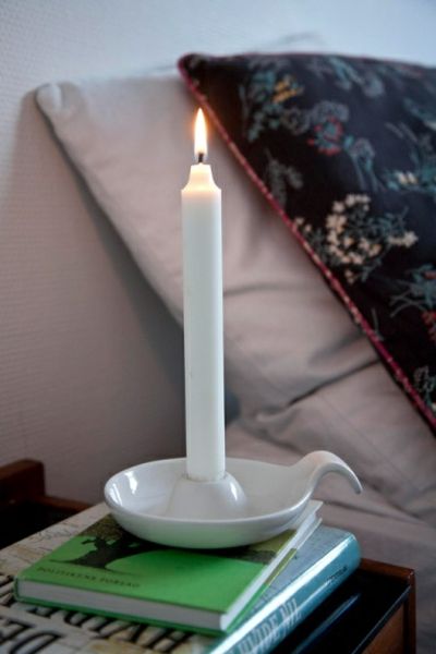 Kerzenhalter aus glasiertem Keramik in Weiß-Kerzenhalter fürs Schlafzimmer