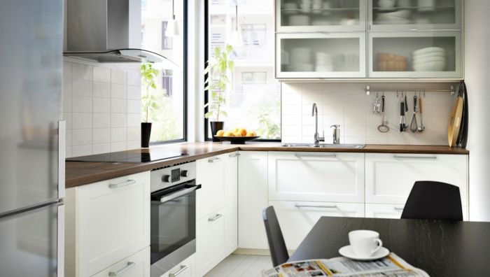 Kücheninspiration große Wandregale mit Frostglas-Küchenregale mit Glastüren