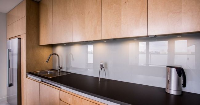 Kühlschrank keinesfalls mit Ausrichtung Süd-Kühlschrank Standort Küche Feng Shui Planung Elemente Metall Holz