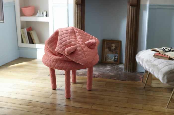 Lustige Wohnaccessoire mit integriertem Fußwärmer fürs Wohn-Fußhocker Sitzfläche innovative Designer Möbel