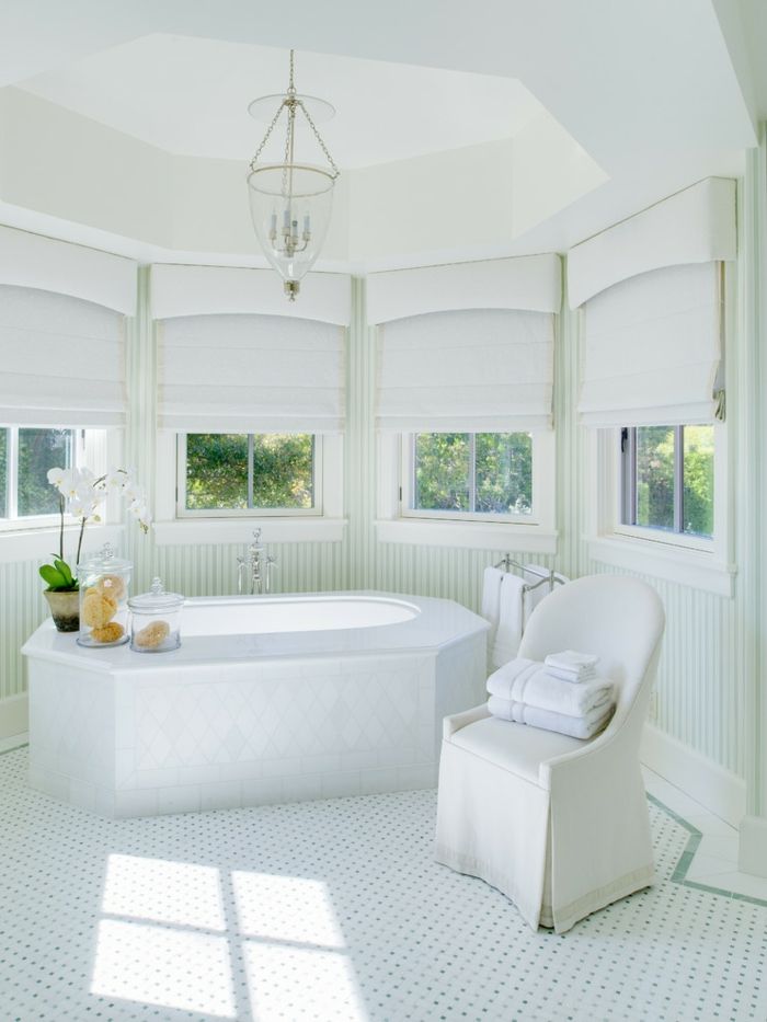 Mediterranean bathroom in white, elegant, gorgeous, decorative ceiling moldings