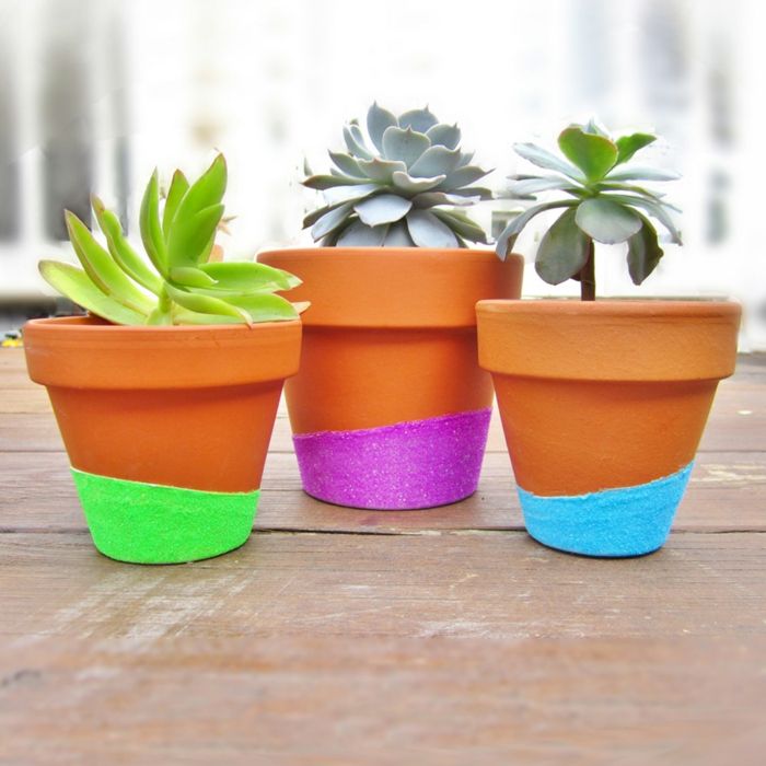 Neon colors and glitter for a modern look - house plants, flower pots paint DIY neon colors glitter modern