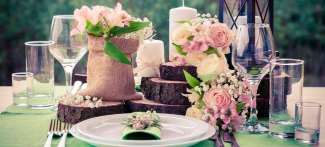 Romantische Dekoration mit Blumen-Tischdeko Hochzeit Blumen