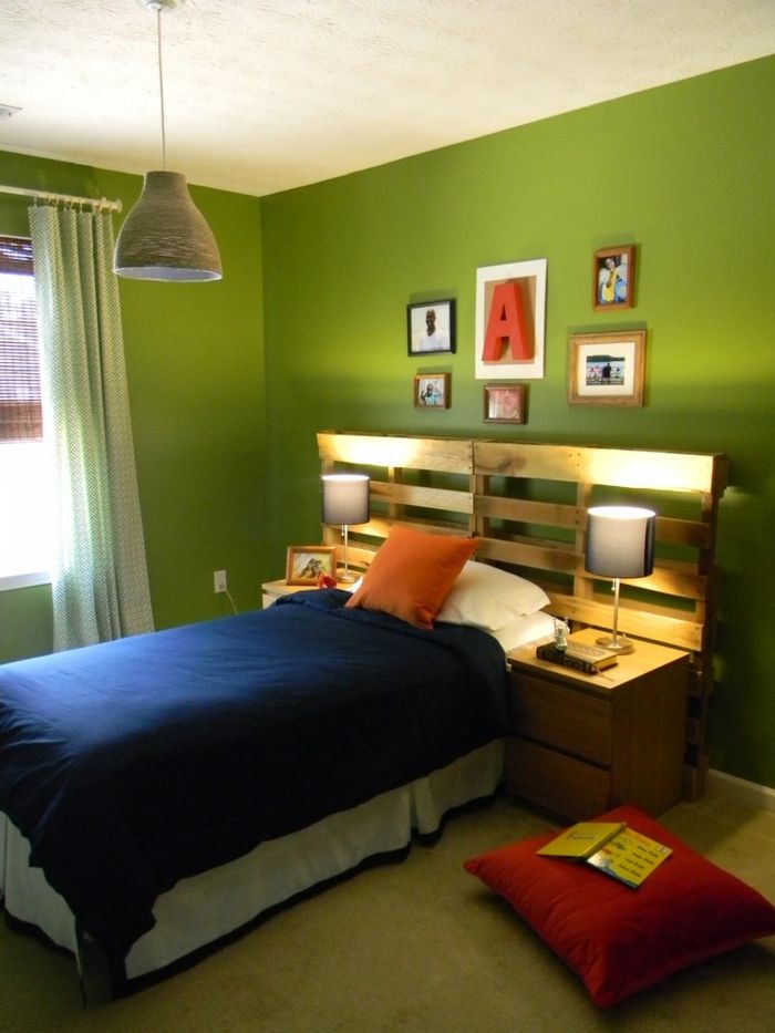 Bedroom green walls-DIY headboard Euro pallet