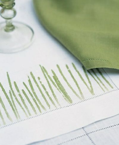 Napkins with grass motifs-table decoration Easter