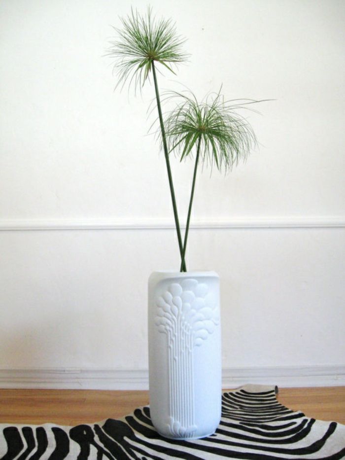 Traditional ceramic floor vase in white-decorative floor vases in contemporary design