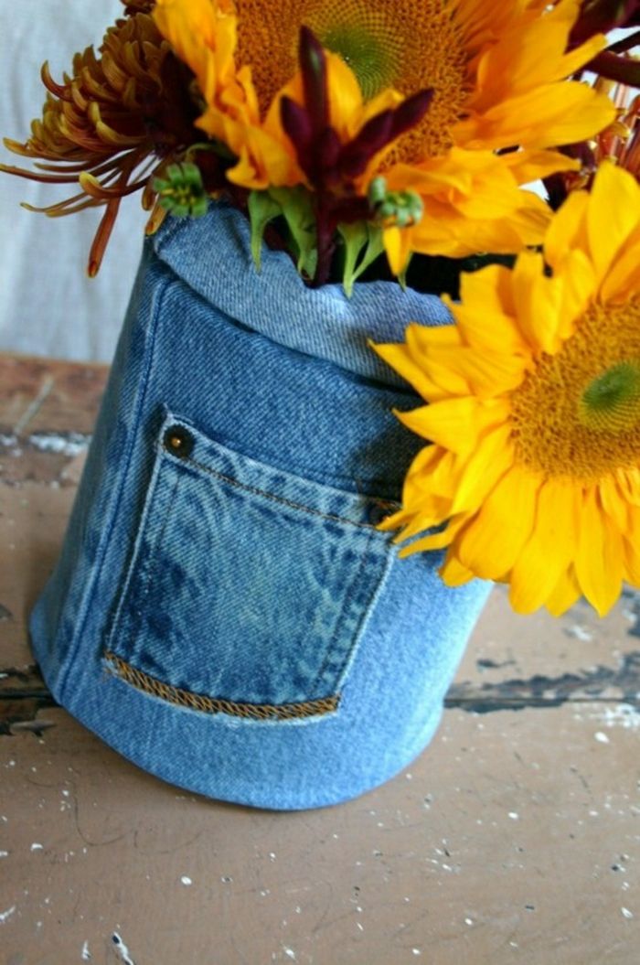 Vase from old jeans-modern ideas for vases DIY