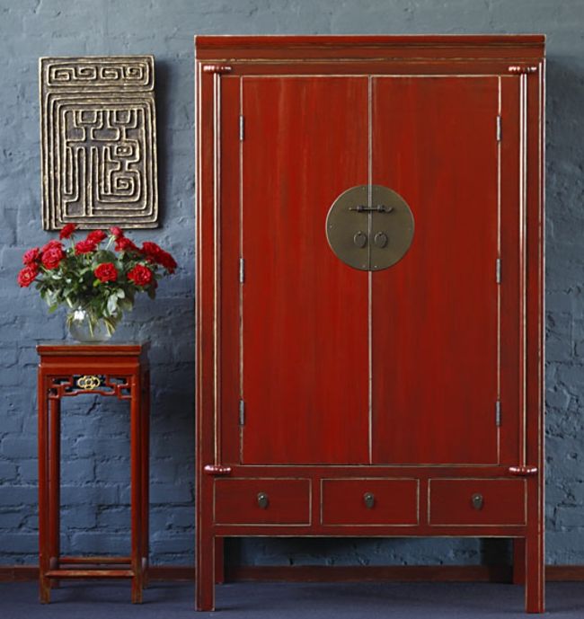 rote Möbel, blaue Wand, Vintage-Look-wohnzimmer ideen
