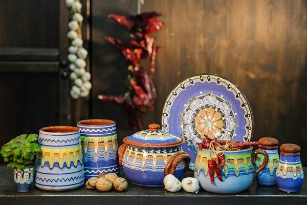 beautiful place settings from Bulgaria-home accessories ideas