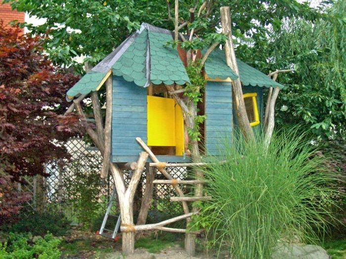Build a tree house yourself in your own garden