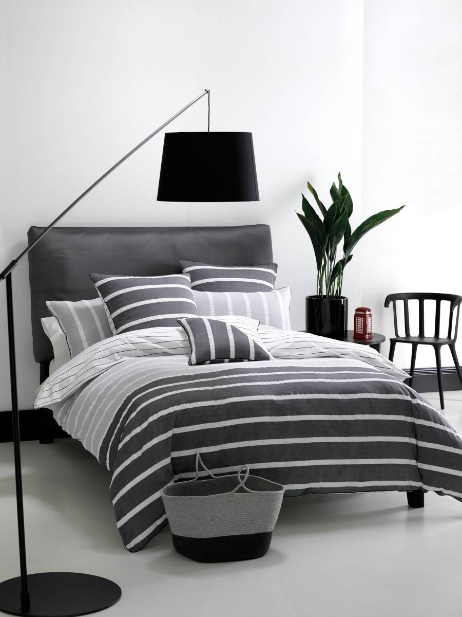 Bedding set gray tones stripes
