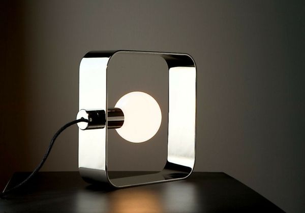 Elegante Linienführung und simples Design-Tischlampe Metall zeitgenössisch