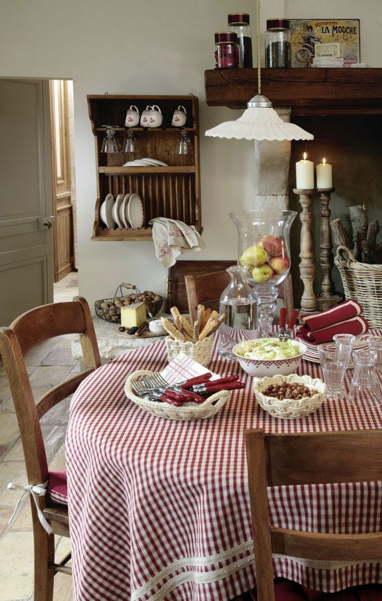 Enjoy in French - kitchen in country house style
