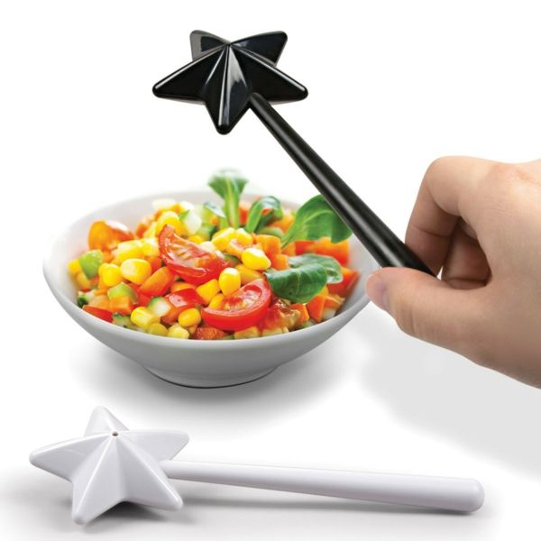 Salt and pepper shaker set as a magic wand gift idea