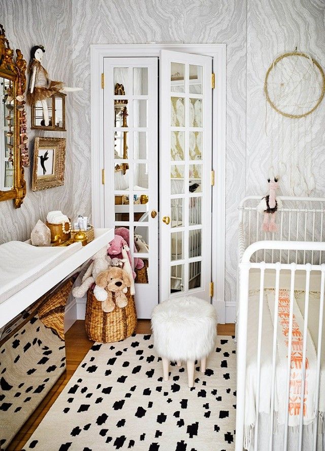 Stick to a color combination - baby room design white black gold
