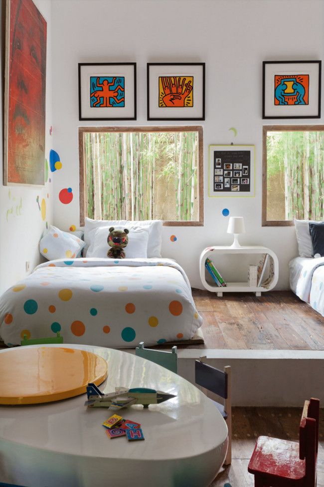 Unusual pieces of furniture and color accents turn the children's room into designer bedroom furniture