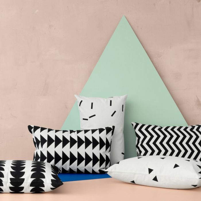 Verschönern Sie Ihren Rückzugsbereich mit handbedruckten Deko Kissen-Deko Kissen Baumwolle grafische Gestaltung schwarz-weiß
