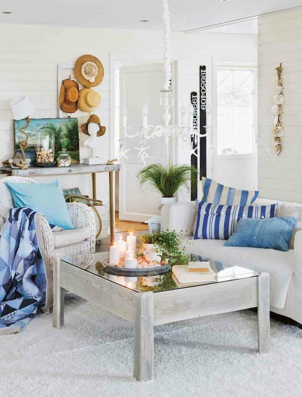 Living room with a maritime decor