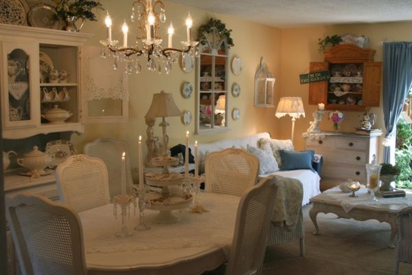 Numerous light sources create a great, inviting atmosphere decoration shabby chic