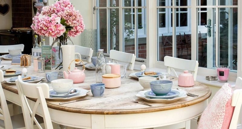 Delicate table decoration-Rose Quartz Serenity Shabby Chic Inspiration