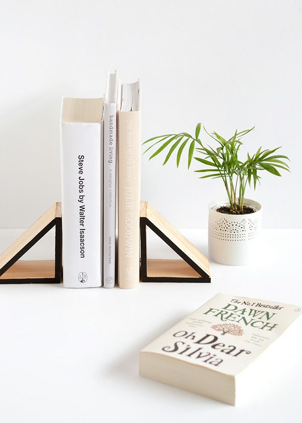 Bookend DIY triangle wood