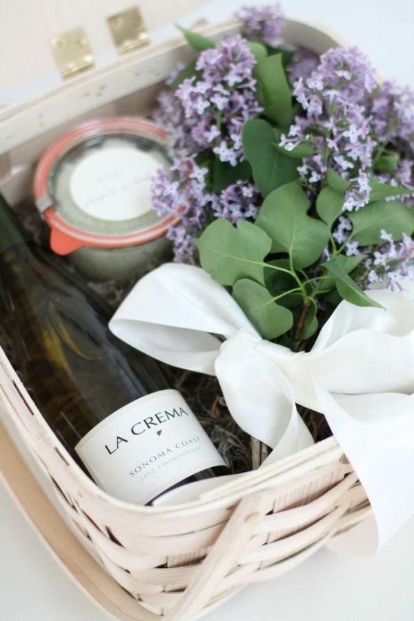 Gift basket reusable lid picnic basket sparkling lilac