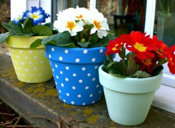 Paint and decorate ceramic pots yourself