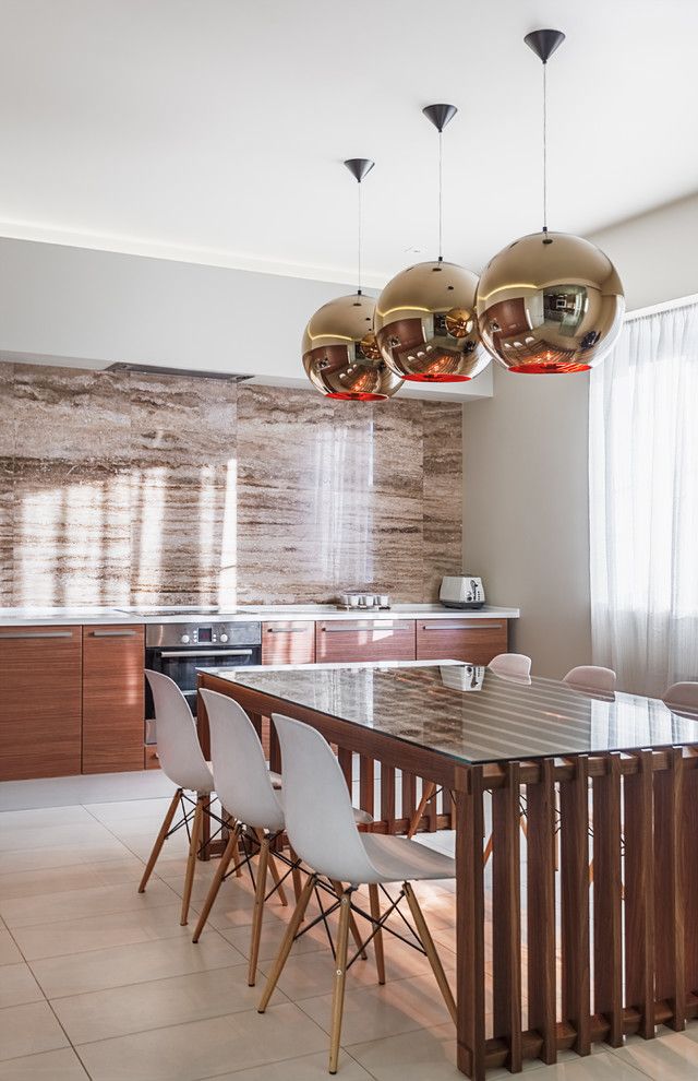 Modern Küchenrückwand Optik Holztisch Eames Stühle