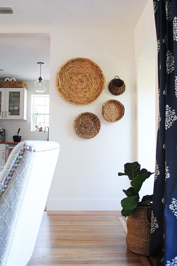 Willow trays around wall design country style