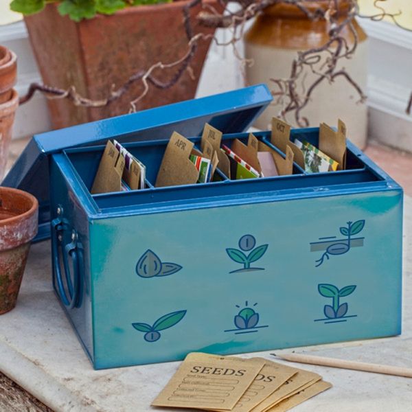 a box or box for the seeds in the garden ensures more order and clarity