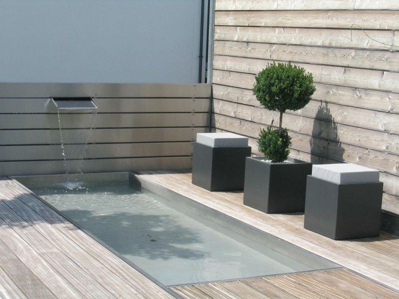 simple and highly modern - water basin on the terrace