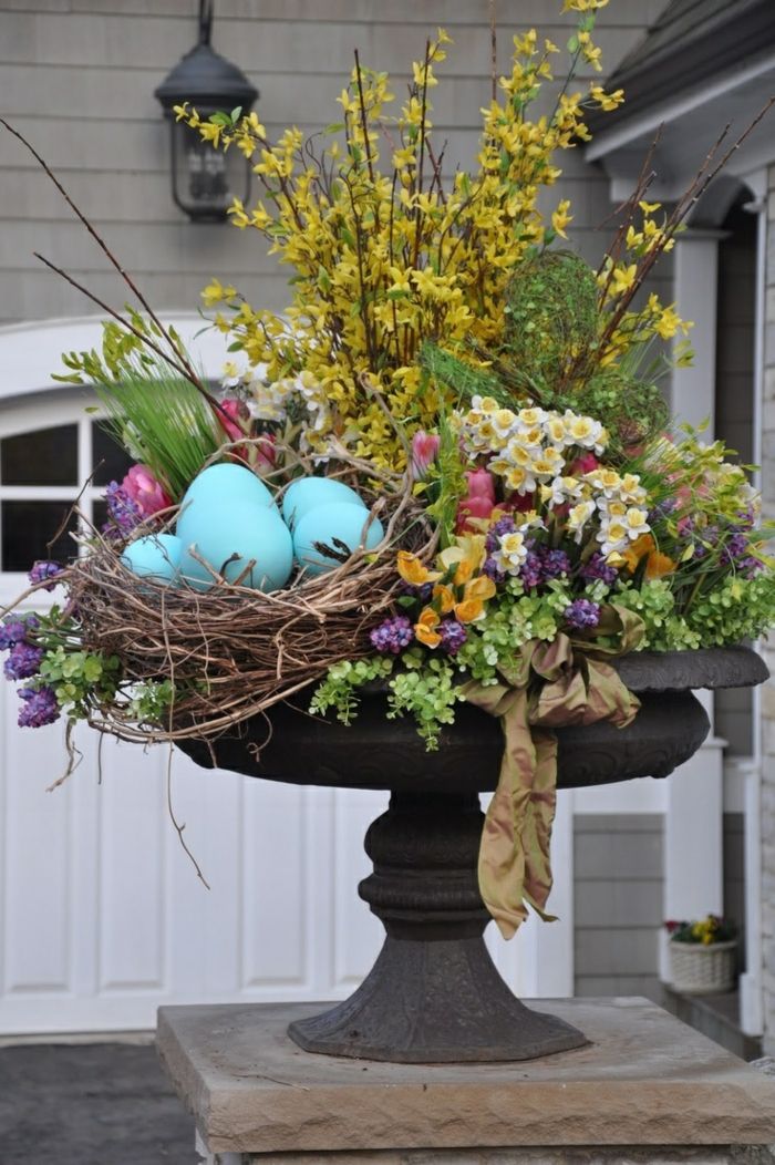 Decorate your home and garden imaginatively at Easter