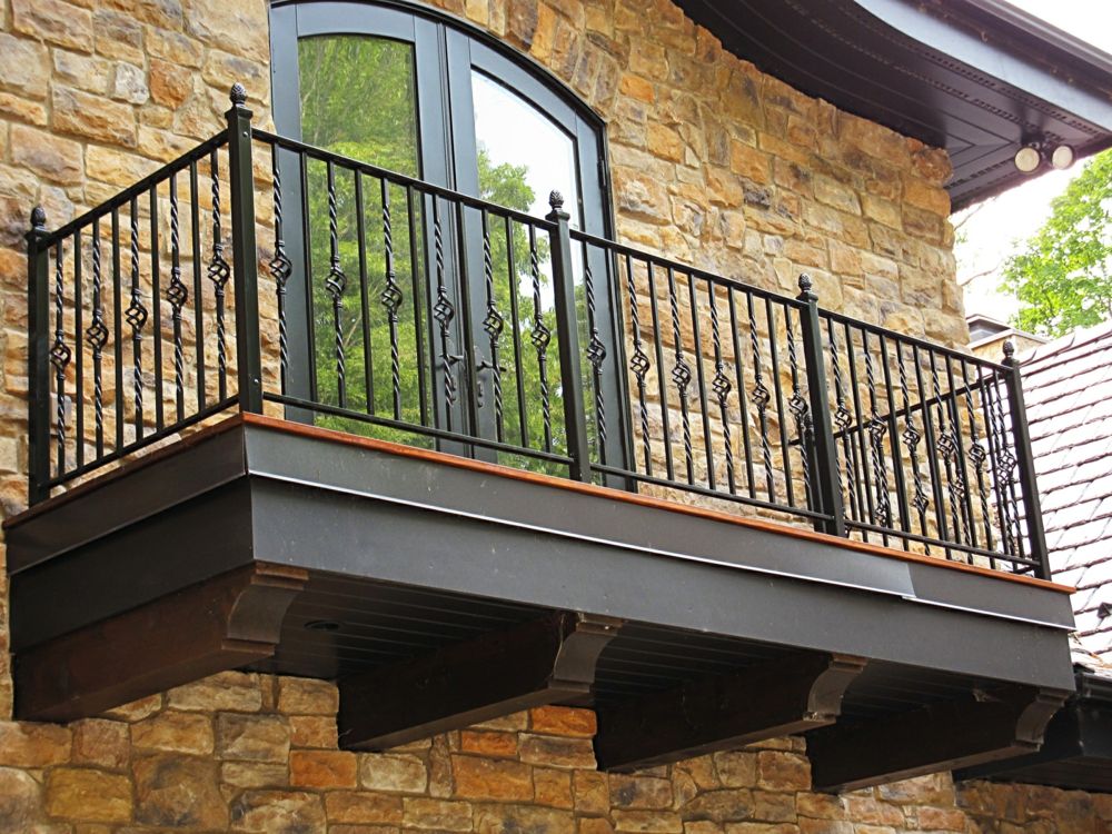 Traditional wrought iron balcony railing