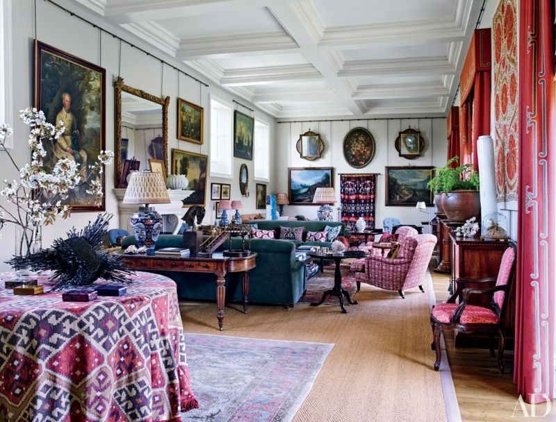 Ein Konglomerat von verschiedenen Möbelstilen entsprechen dem britischen Hang zum geerbten Look