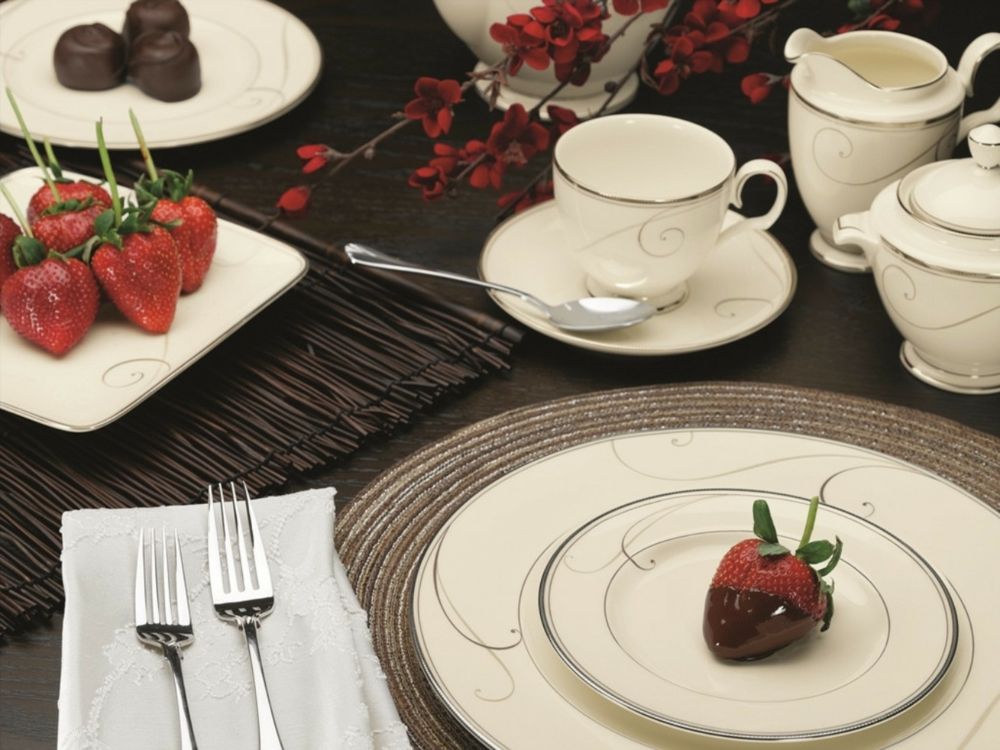 Dinnerware service artfully official occasion