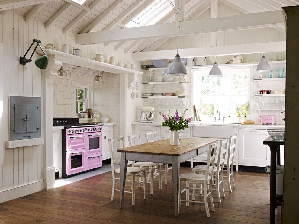 Kitchen set up country style with retro elements
