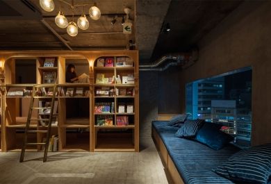 “Book and bed Tokio” – ein Buchladen, wo man ungestört einschlafen kann