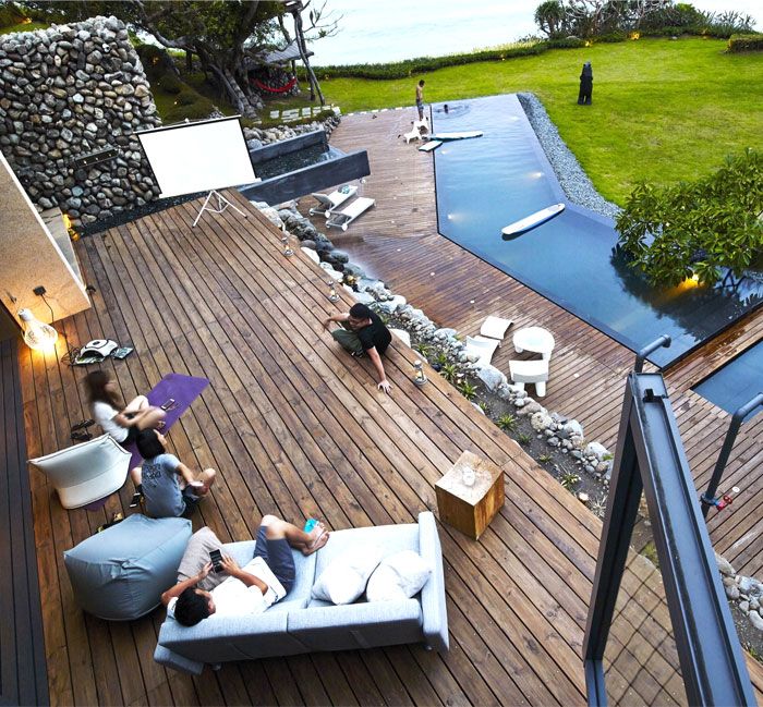 Designhaus Wohnidee Natur Stein Holz Pazifik wasserbeständig Holzboden Terrasse