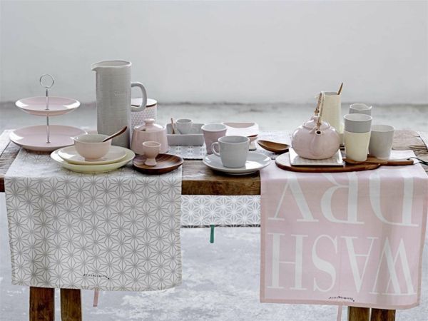 Porcelain dishes in pastel colors bring a good mood on the table