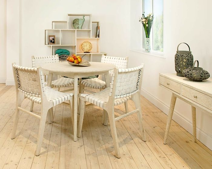 In the palette of white tones, everything fits together like in this dining room
